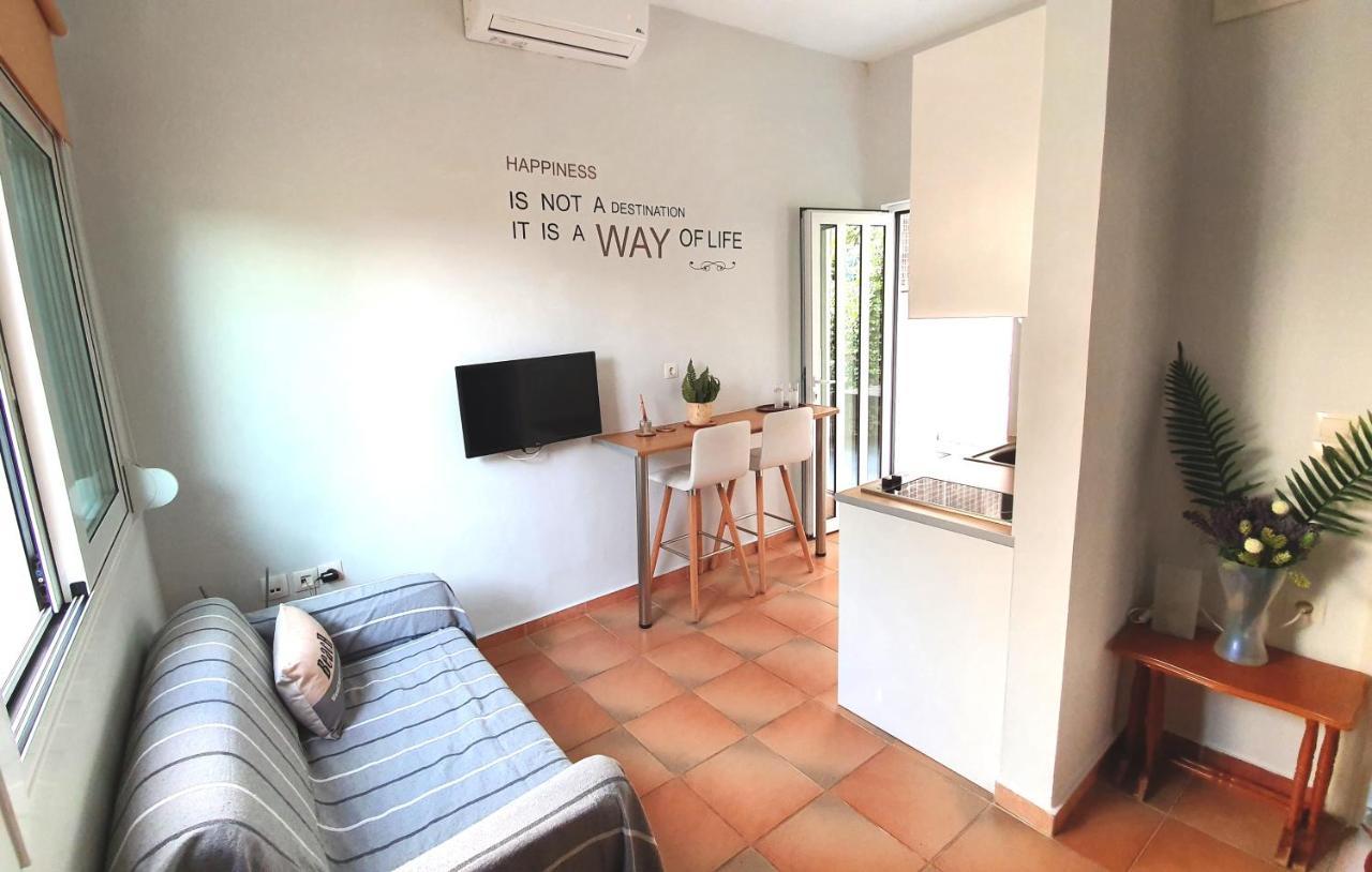 Cozy Seaside In Lemos Vouliagmenis *